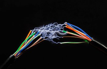 接電的時候為何會產(chǎn)生火花?如何防止火花產(chǎn)生